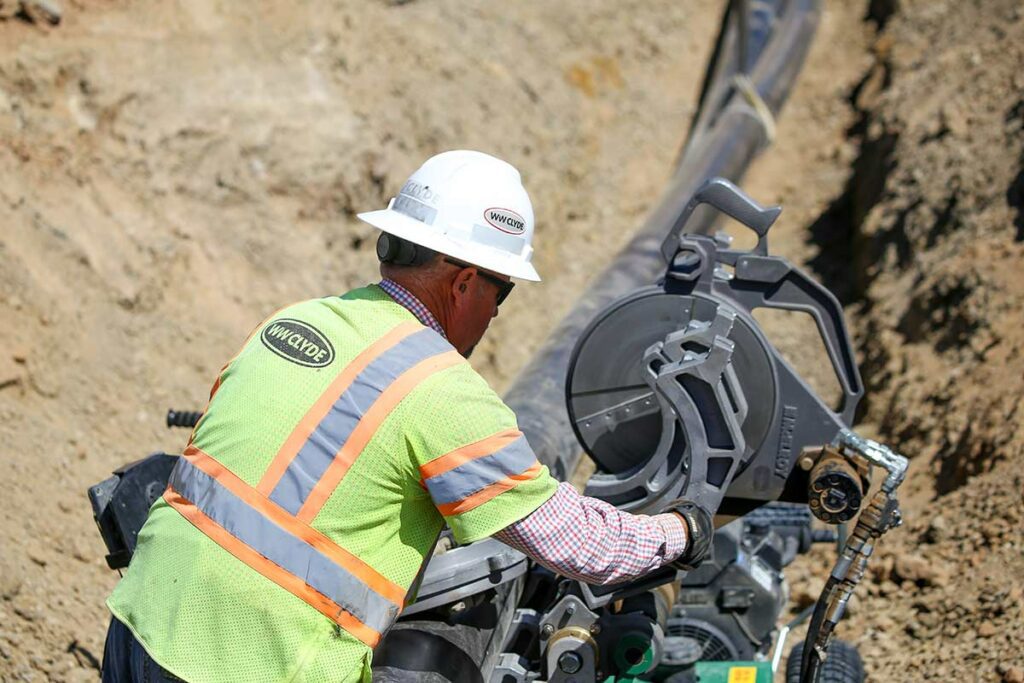 Hopi Reservation water transmission pipe installation